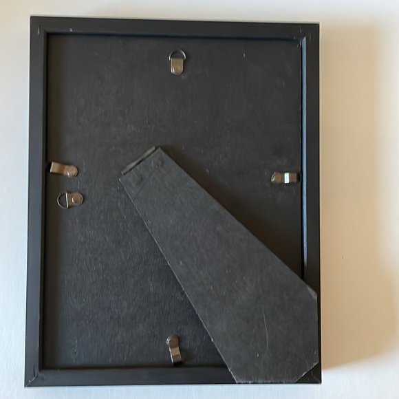 Beautiful Picture Frame. - Picture 2 of 2